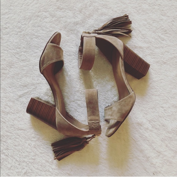 Lola Shoetique Shoes - Fringe ankle strap high heels ⭐️HP⭐️